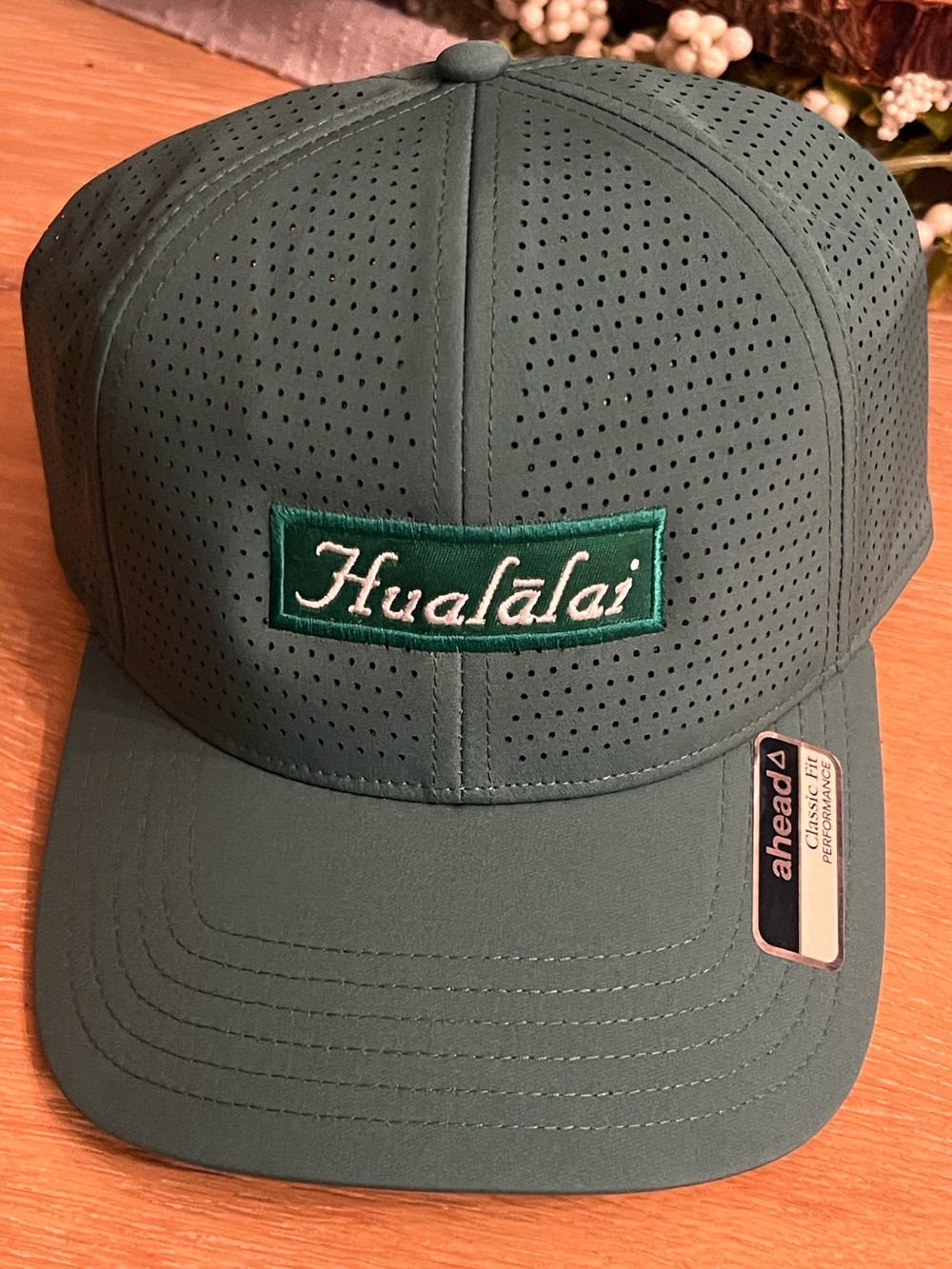 🌴🥝NWT HAWAII “HUALALAI” GREEN PERFORATED PERFORMANCE BASEBALL CAP🥝🌴